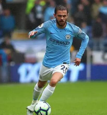 曼城強勢復(fù)蘇：B席談防守關(guān)鍵與<a  style='color: blue;'>維拉</a>之戰(zhàn)展望