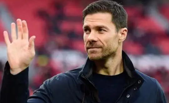 西甲國家德比<a href='https://www.www.olxe.cn/news/tag/286.html' style='color: blue;'>皇馬</a>勝巴薩，賽后沖突引主帥理性解讀