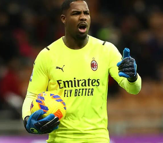 米蘭與邁尼昂續(xù)約僵局：現(xiàn)狀、過往與未來走向